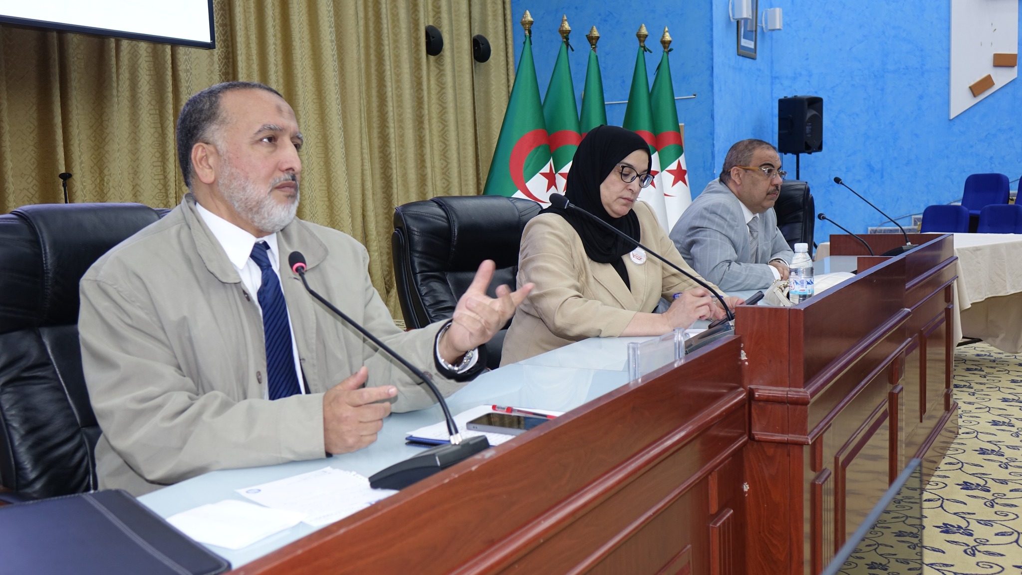 جامعة سطيف 1 - فرحات عباس تنظم يوما دراسيا حول "رهانات الجراحة الترميمية والتجميلية: بين المتطلبات الطبية والهوس المجتمعي"