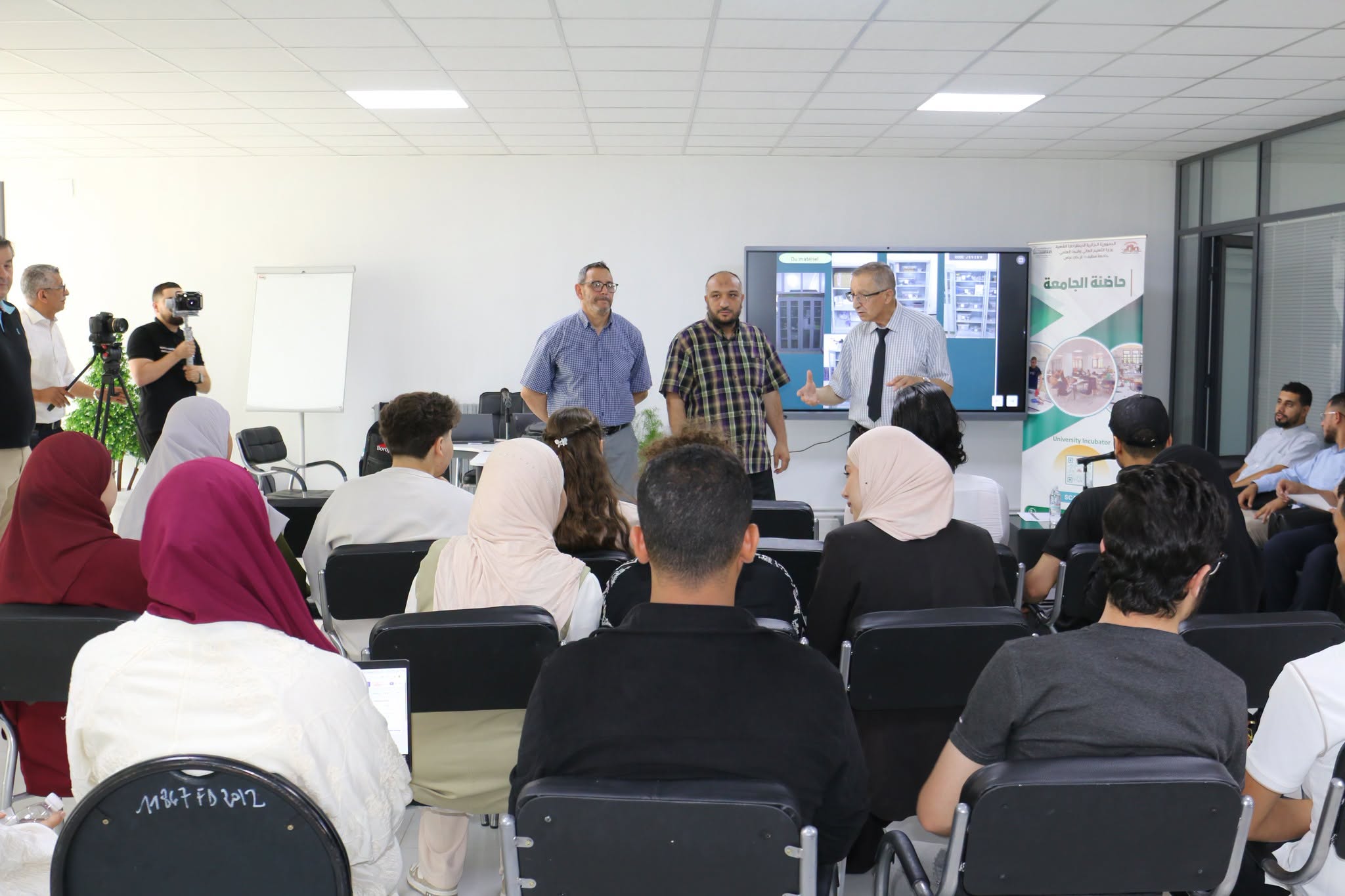 انطلاق نهائي مسابقة “Pitch Your Startup in 180 Seconds” بجامعة سطيف 1- فرحات عباس أ